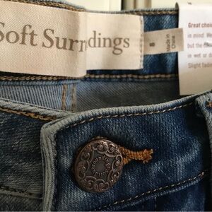 Soft surroundings size 8 skinny jeans. Never worn. Tag is still on.